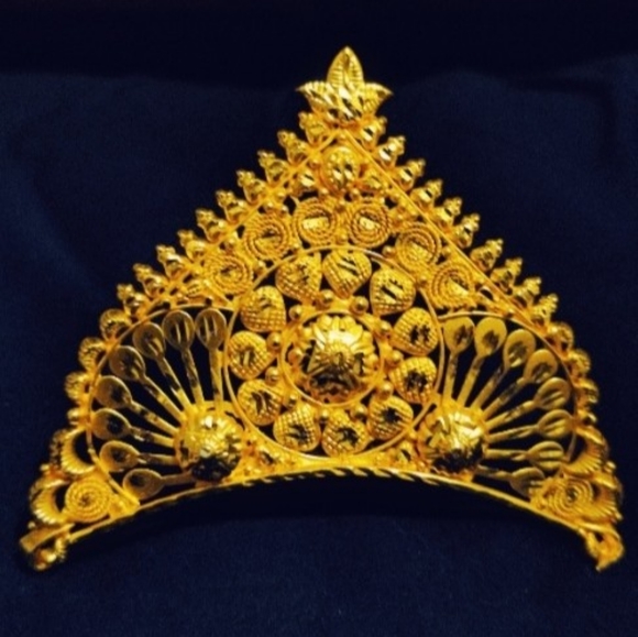 Bride gold plated crown - Picture 3 of 6